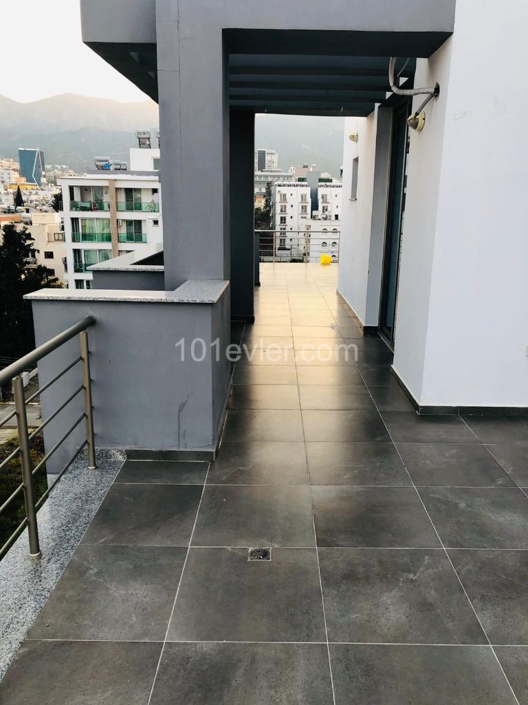 GİRNE MERKEZ'DE 2+1 EŞYALI PENTHOUSE