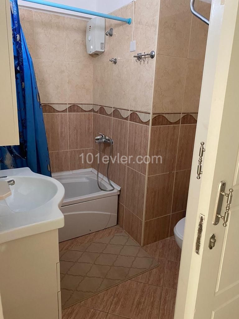 Girne Yeni Liman Bölgesinde 3+1 Eşyalı Kiralık Daire 