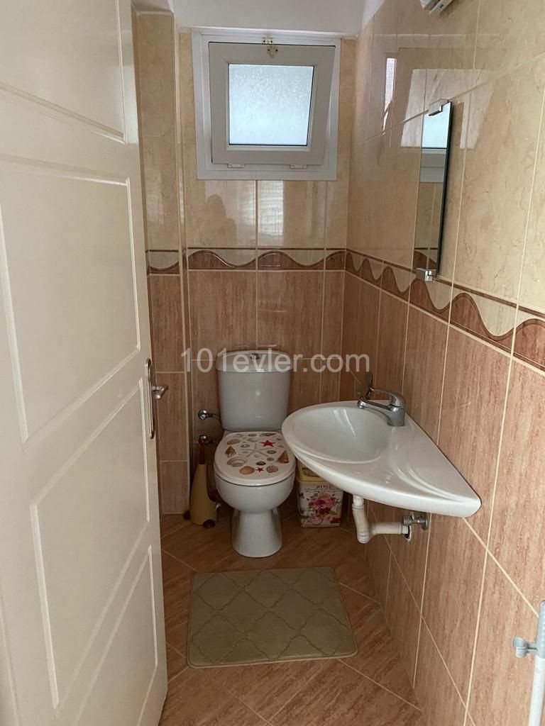 Girne Yeni Liman Bölgesinde 3+1 Eşyalı Kiralık Daire 