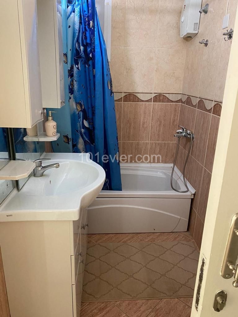 Girne Yeni Liman Bölgesinde 3+1 Eşyalı Kiralık Daire 