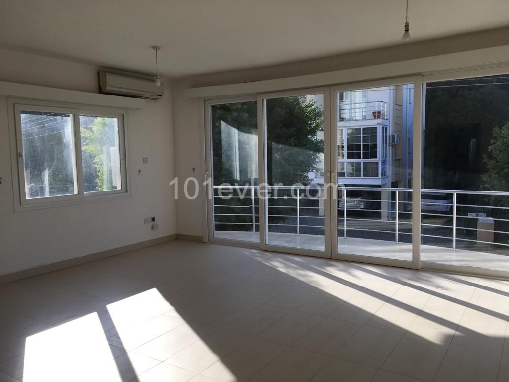 Flat To Rent in Girne Merkez, Kyrenia