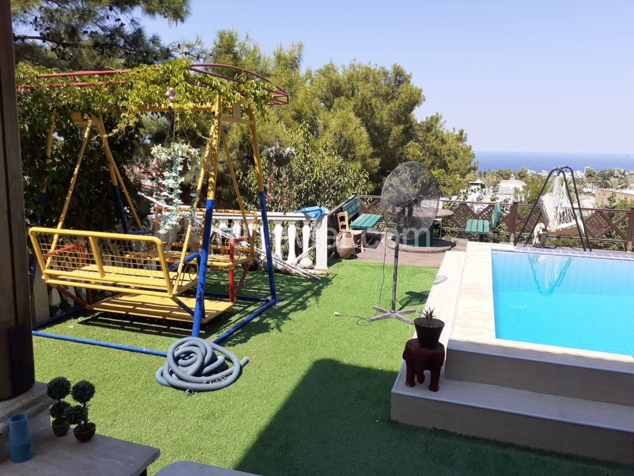 DER PREIS IST GEFALLEN !MÖBLIERTE MUSTAKIL VILLA MIT 3+1 POOL IN KYRENIA/OLIVENHAIN ** 