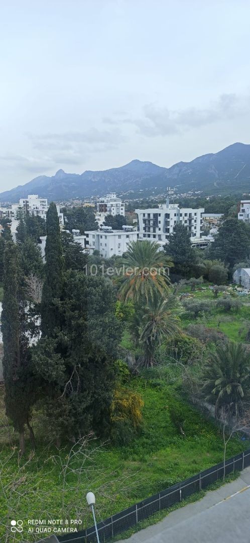 Girne Merkez'de 2+1 Havuzlu Eşyalı  Residence