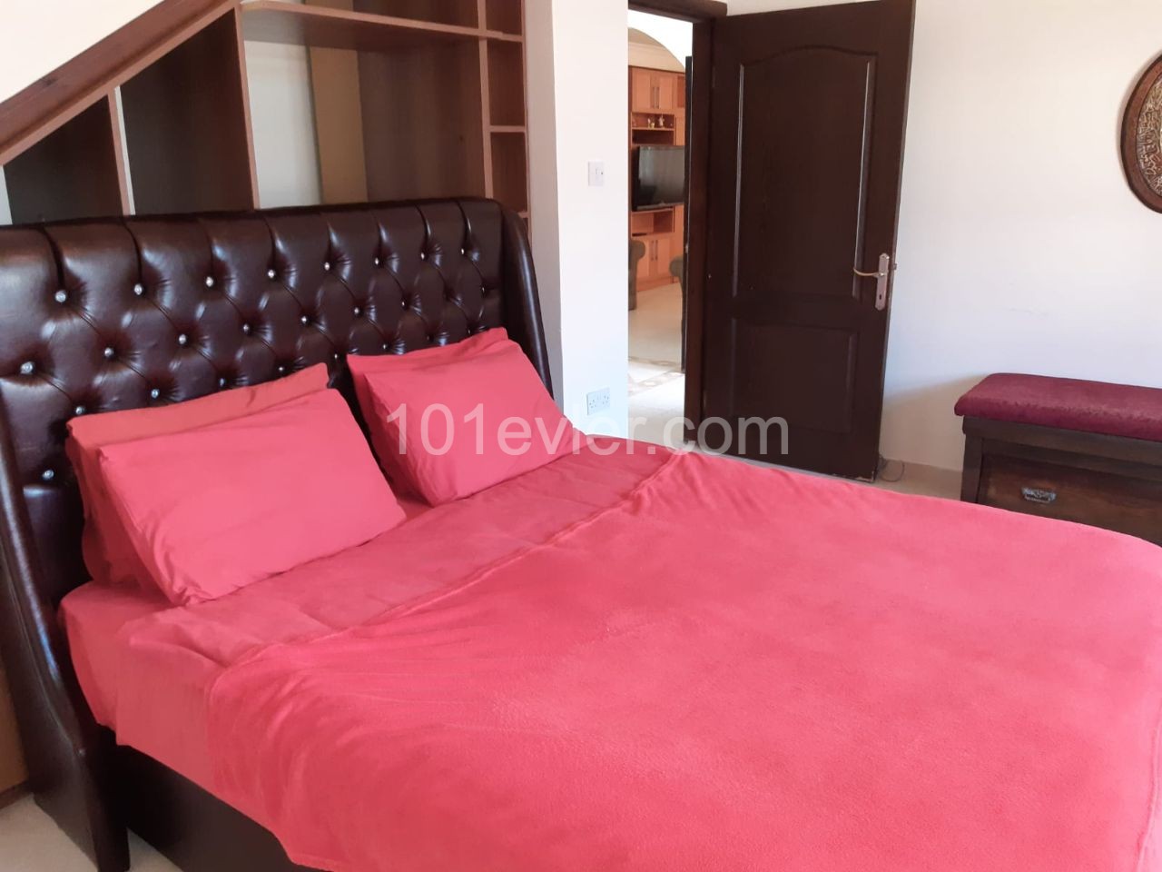 5+1 VILLA MIT POOL IN ALSANCAK ** 