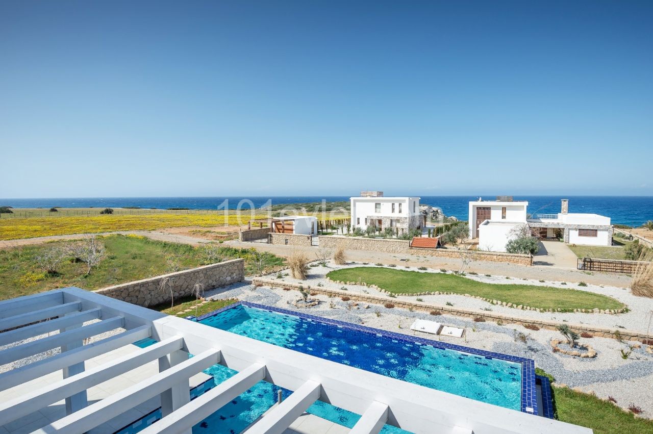 2022 PROJECT DELIVERY ! MODERN 4+1 VILLA WITH PRIVATE BAY IN ESENTEPE ** 