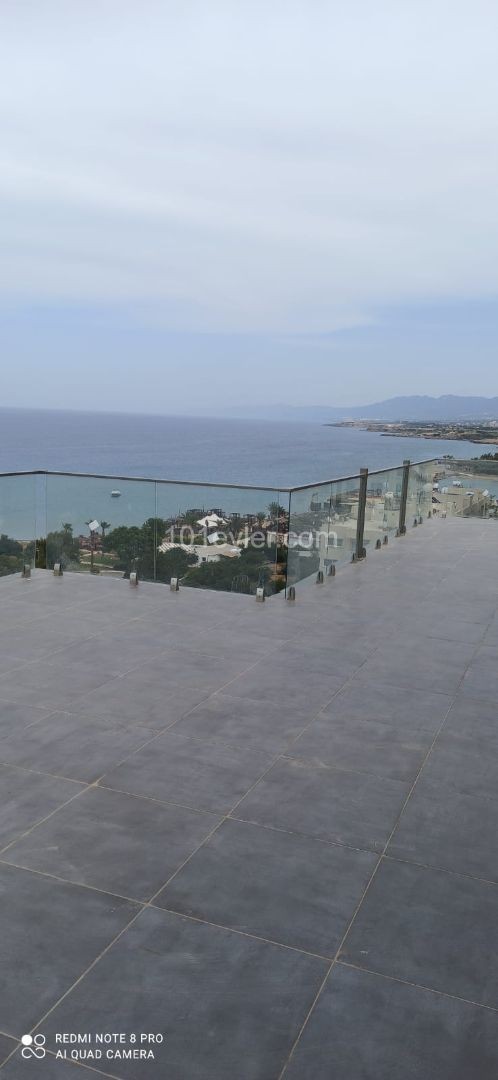 2 + 1 PENTHOUSE ZUM VERKAUF AM MEER IN KYRENIA NEW PORT DISTRICT ** 