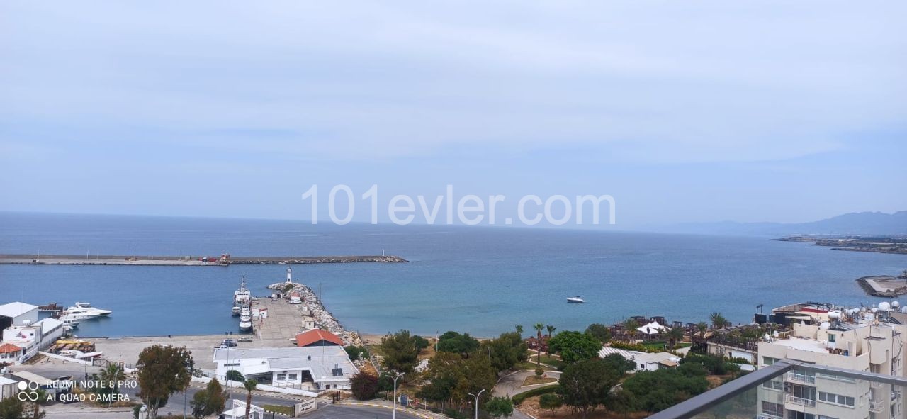 2 + 1 PENTHOUSE ZUM VERKAUF AM MEER IN KYRENIA NEW PORT DISTRICT ** 