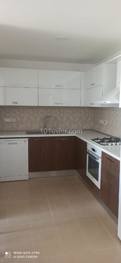 2 + 1 MÖBLIERTE WOHNUNG IN KYRENIA ZENTRUM ** 