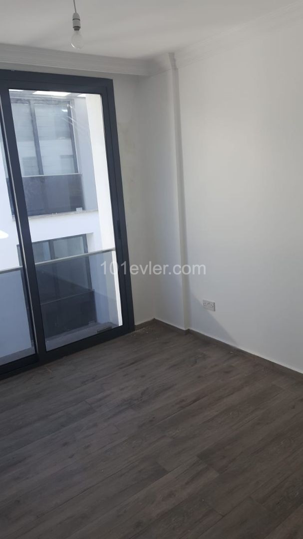 2+1 FLAT FOR SALE İN KYRENİA LAPHİTOS 