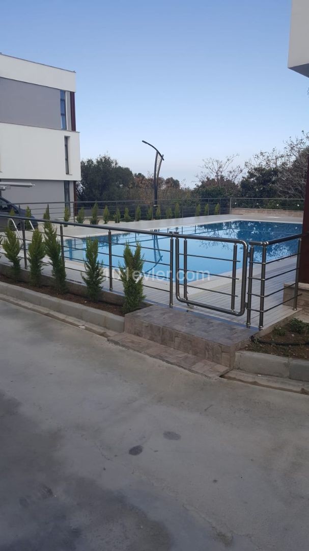 2+1 FLAT FOR SALE İN KYRENİA LAPHİTOS 