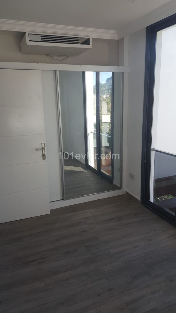 GİRNE LAPTA'DA 2+1 SATILIK DAİRE