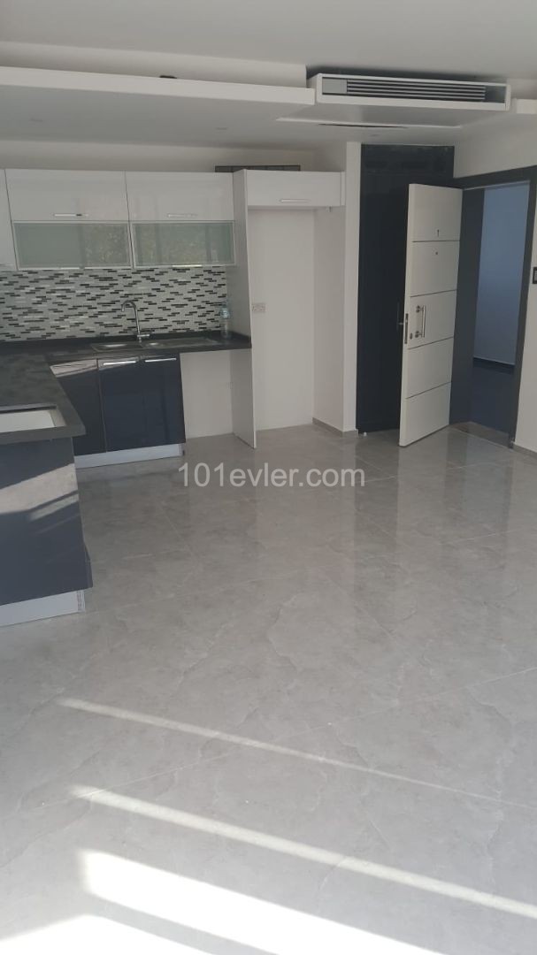 2+1 FLAT FOR SALE İN KYRENİA LAPHİTOS 