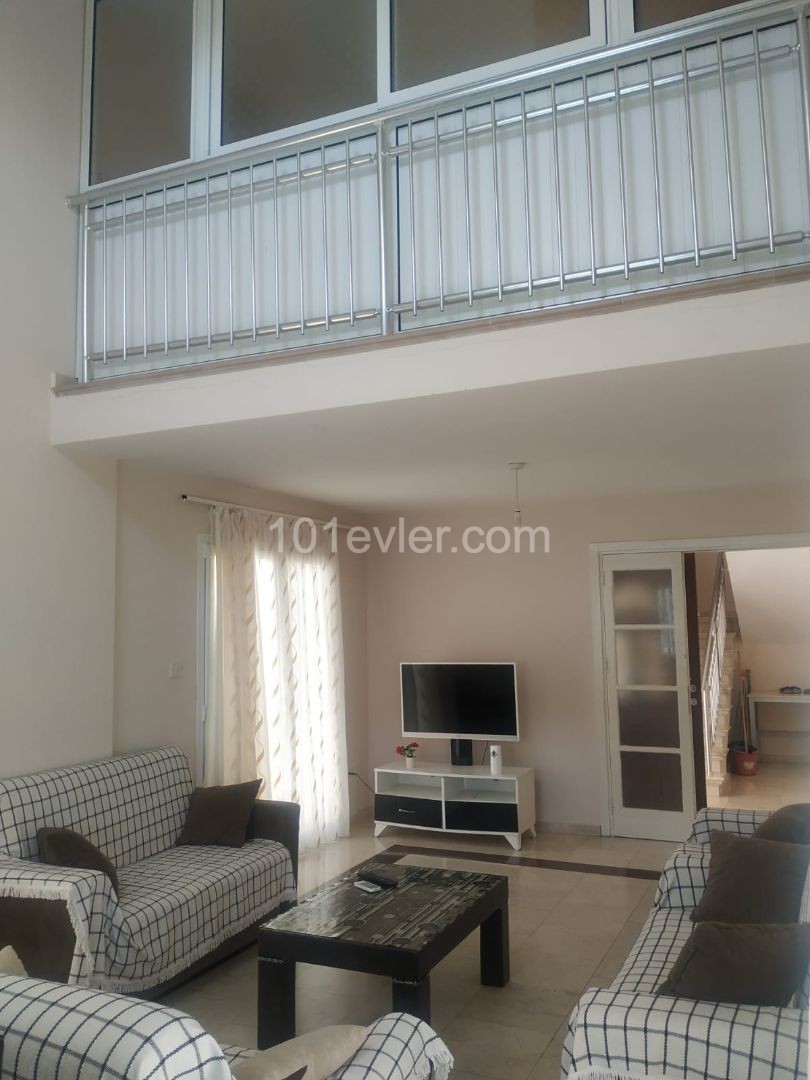 4+1 FURNİSHED DAİLY RENT VİLLA İN KYRENİA ÇATALKÖY