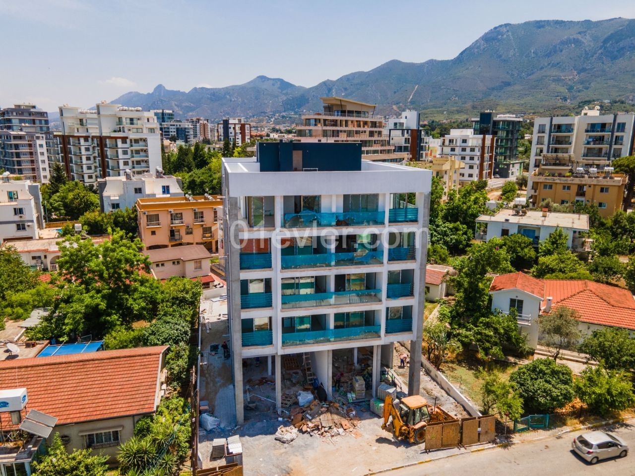 1+1 VE 2+1 LUX FLATS FOR SALE IN CENTRE OF KYRENİA