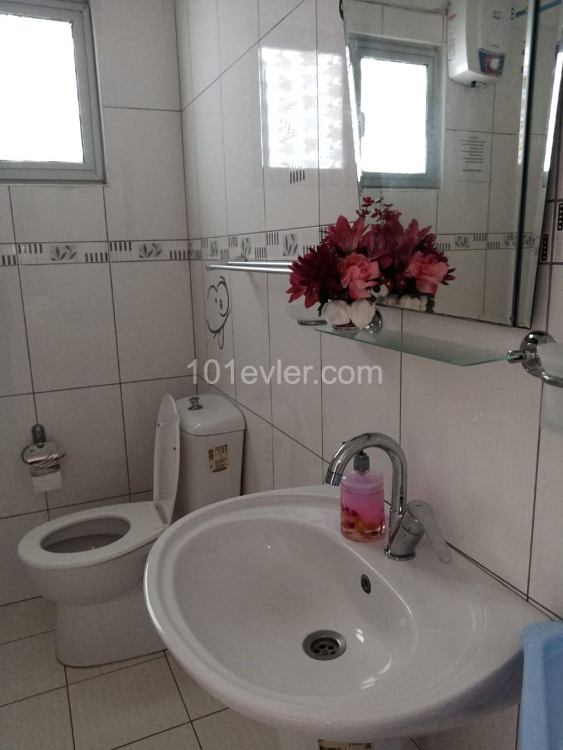 GİRNE MERKEZ'DE 3+1 FULL EŞYALI SATILIK DAİRE