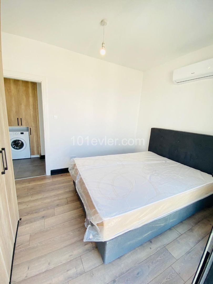 2+1 LUXURY APARTMENT WİTH VİEW FOR RENT IN CENTER OF KYRENİA 
