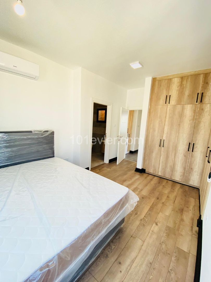 2+1 LUXURY APARTMENT WİTH VİEW FOR RENT IN CENTER OF KYRENİA 