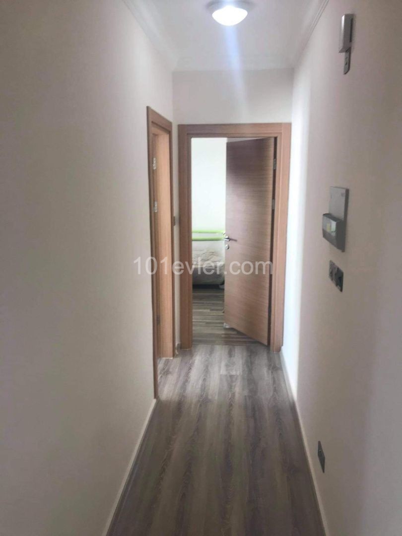 GİRNE MERKEZ'DE 3+1 EŞYALI SATILIK PENTHOUSE 