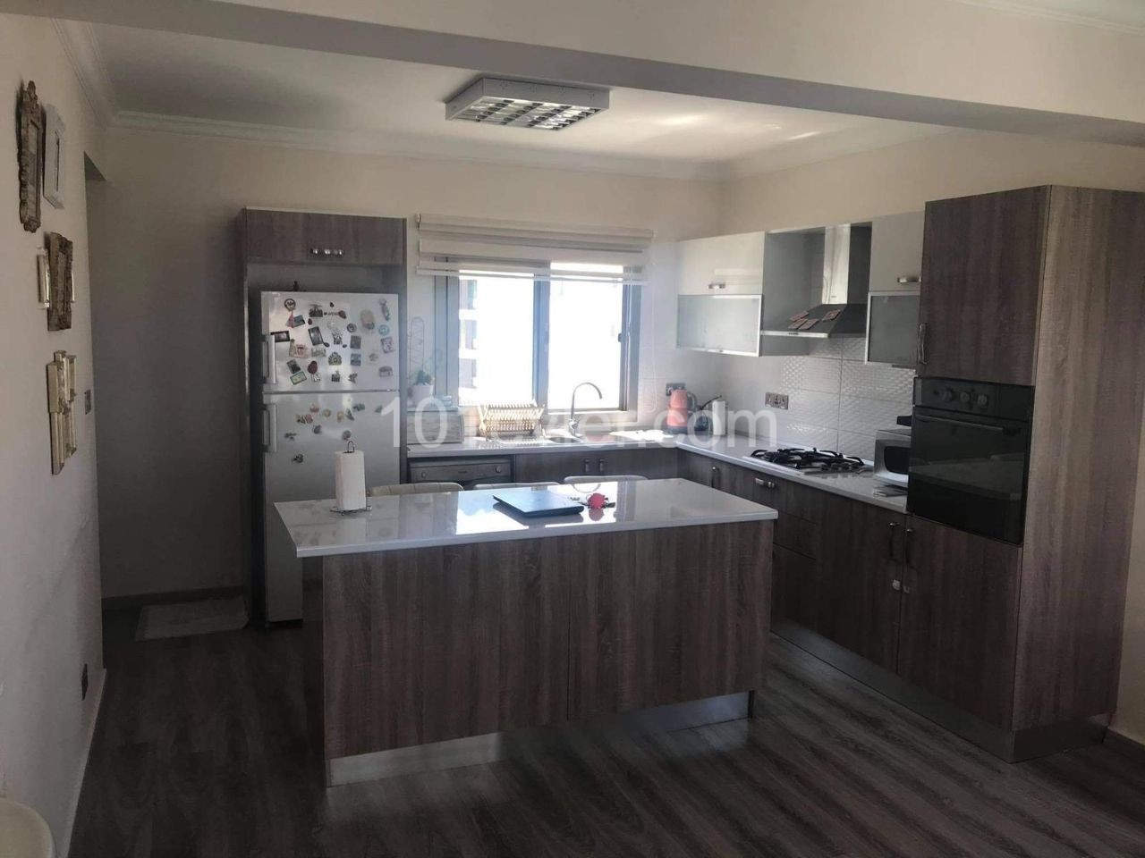 GİRNE MERKEZ'DE 3+1 EŞYALI SATILIK PENTHOUSE 