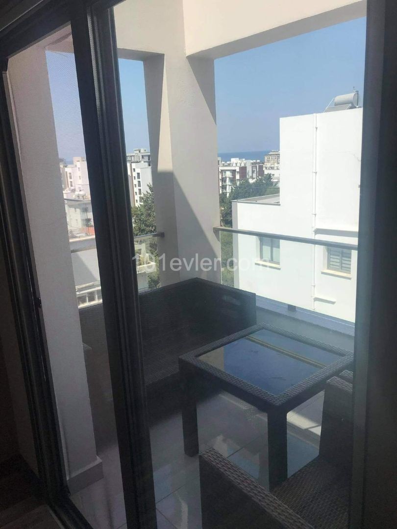 3+1 PENTHOUSE WİTH FURNİSHED IN CENTER OF KYRENİA 