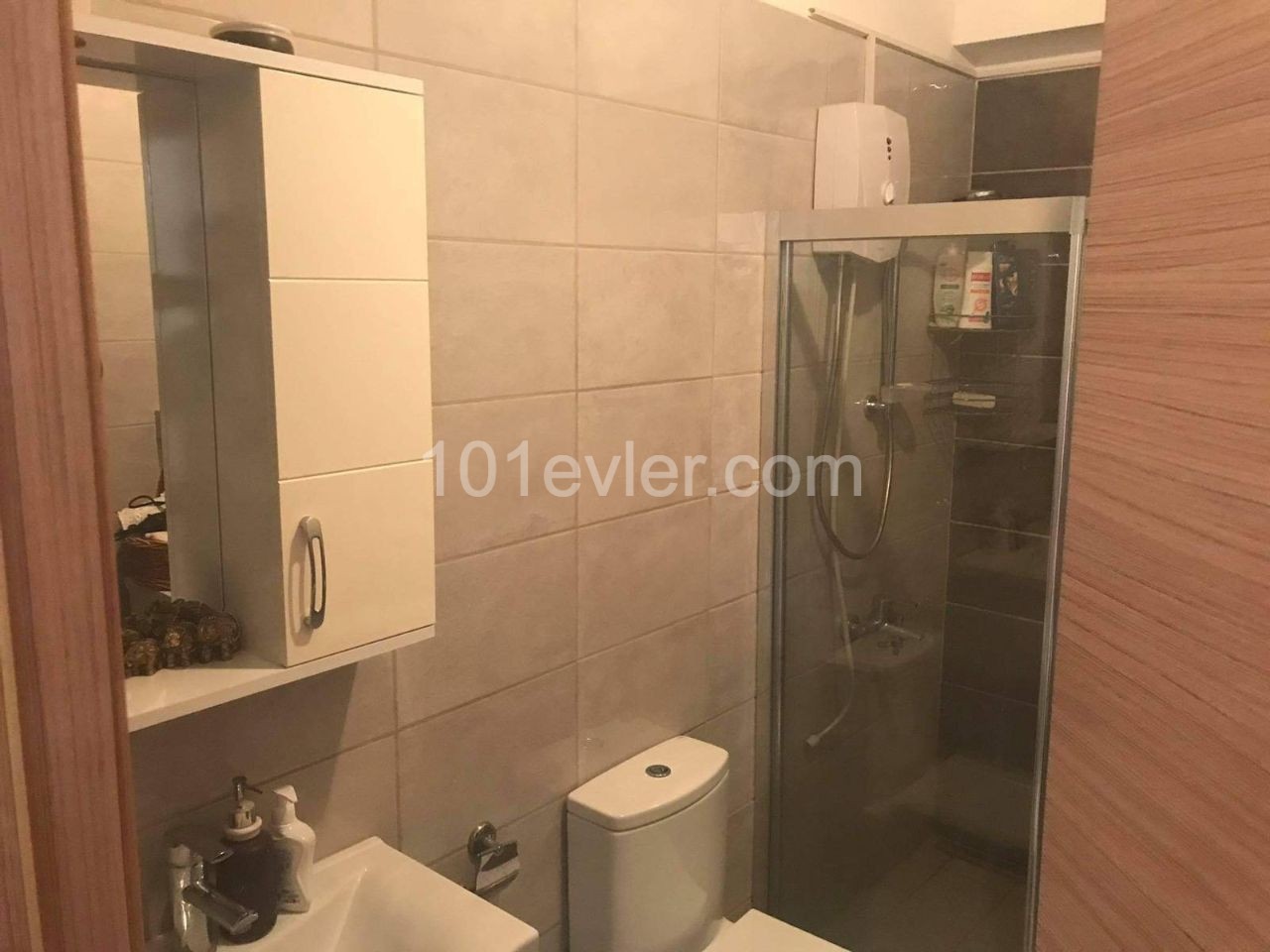 3+1 PENTHOUSE WİTH FURNİSHED IN CENTER OF KYRENİA 
