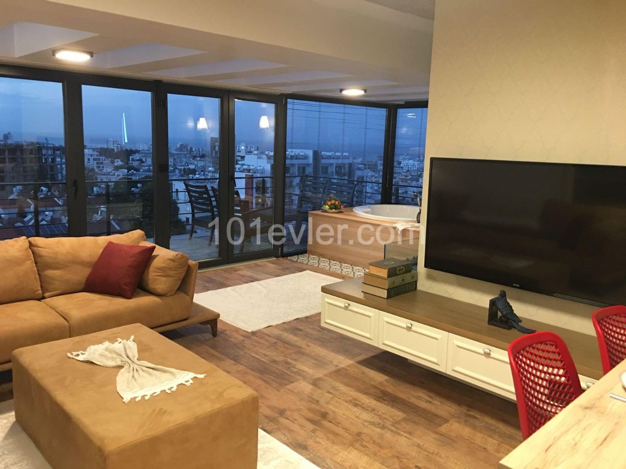 GİRNE MERKEZ'DE 1+1 KİRALIK PENTHOUSE 