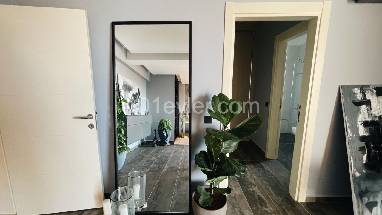 TURKISH TITLE ! 3+1 FULLY FURNISHED PENTHOUSE FLAT FOR SALE  WITH PRIVATE POOL IN KYRENIA CENTER