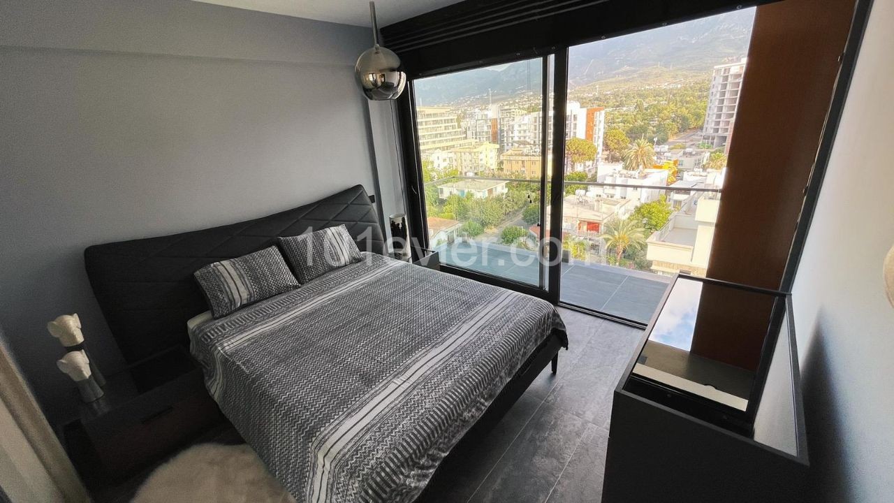 TÜRK KOÇAN ! GİRNE MERKEZ'DE 3+1 FULL EŞYALI ÖZEL HAVUZLU SATILIK PENTHOUSE DAİRE 