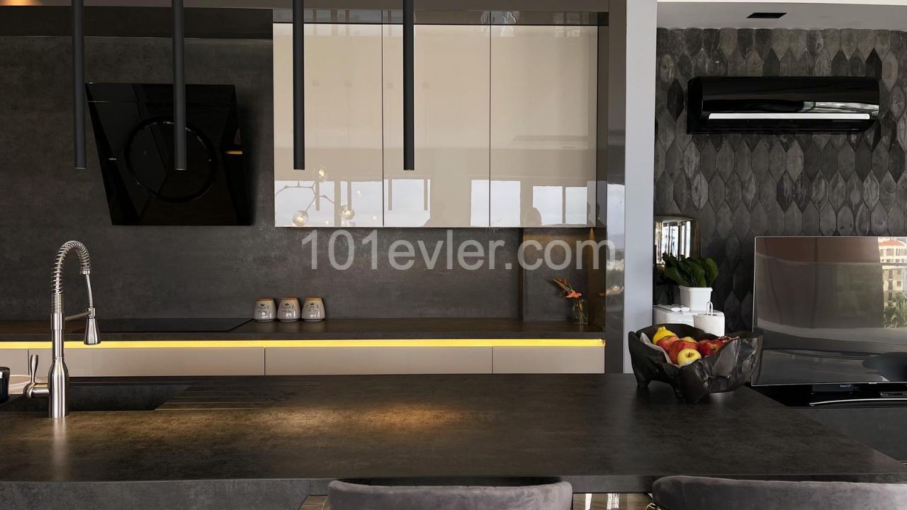 TURKISH TITLE ! 3+1 FULLY FURNISHED PENTHOUSE FLAT FOR SALE  WITH PRIVATE POOL IN KYRENIA CENTER