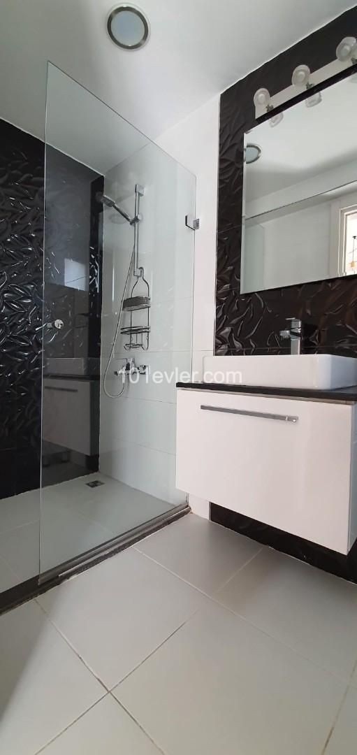 GİRNE MERKEZ'DE 2+1 SATILIK DAİRE 