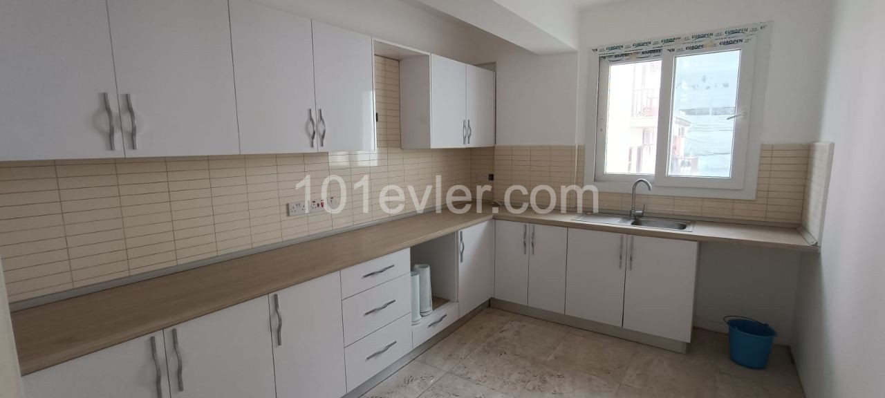 150 M2 zu vermieten in Kyrenia ** 