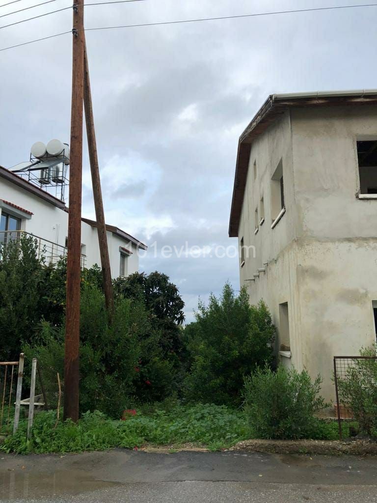 HALBBAUWOHNUNG MIT GARTEN ZUM VERKAUF IN KYRENIA CHATALKÖY ** 