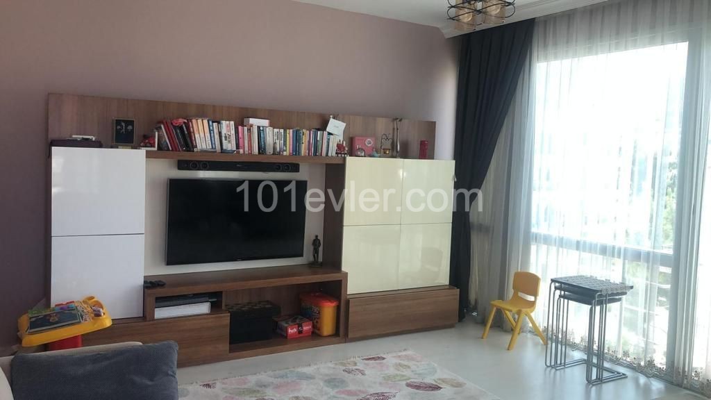 GİRNE MERKEZ'DE 3+1 LÜX SATILIK DAİRE 