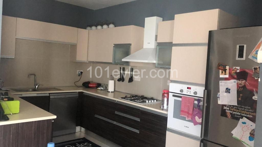 3+1 LUXURY APARTMENT FOR SALE IN CENTER OF KYRENIA 