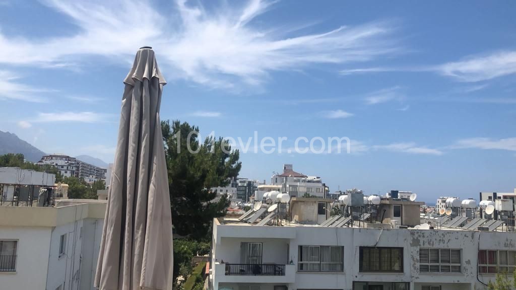 3+1 LUXURY APARTMENT FOR SALE IN CENTER OF KYRENIA 