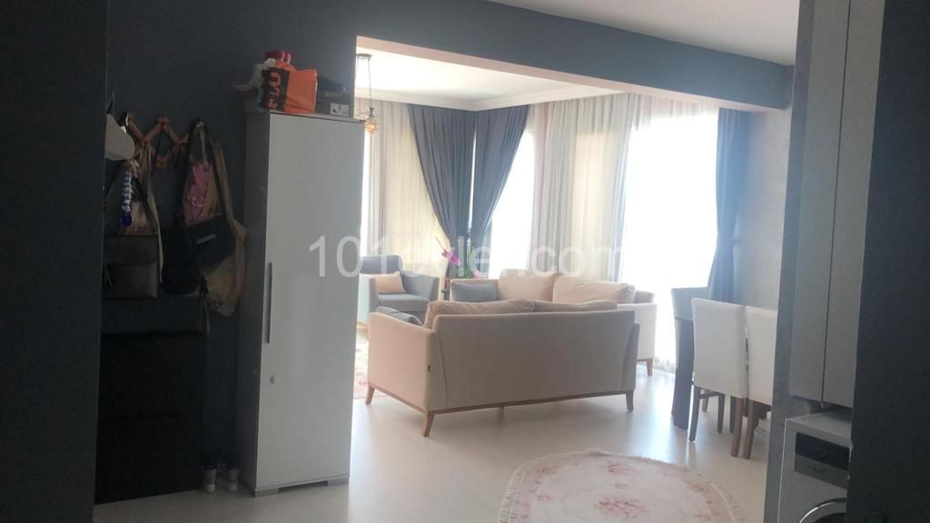 GİRNE MERKEZ'DE 3+1 LÜX SATILIK DAİRE 