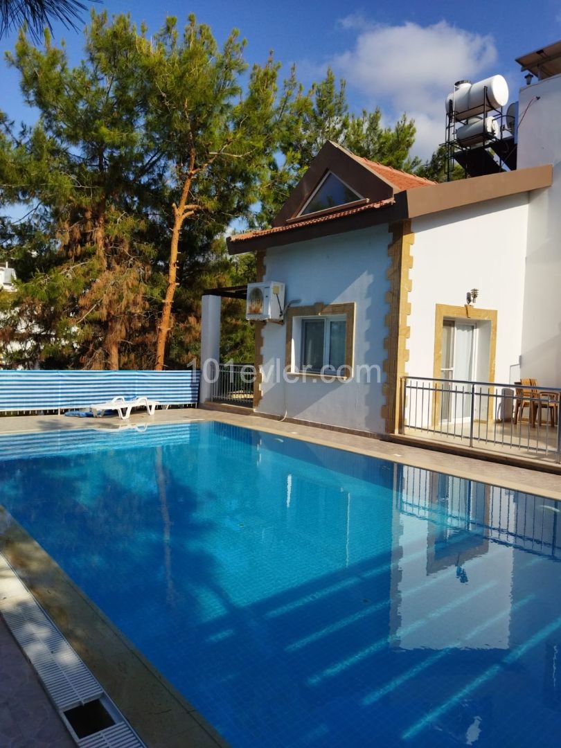 4+1 VİLLA WITH PRIVATE POOL FOR DAILY RENT IN KYRENIA ÇATALKÖY