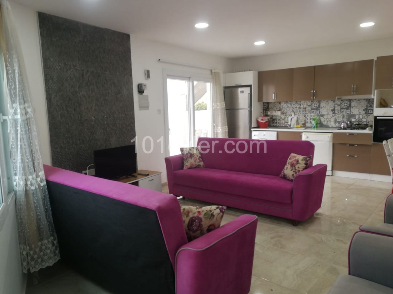 GİRNE ARAPKÖY'DE 2+1 EŞYALI SATILIK DAİRE 