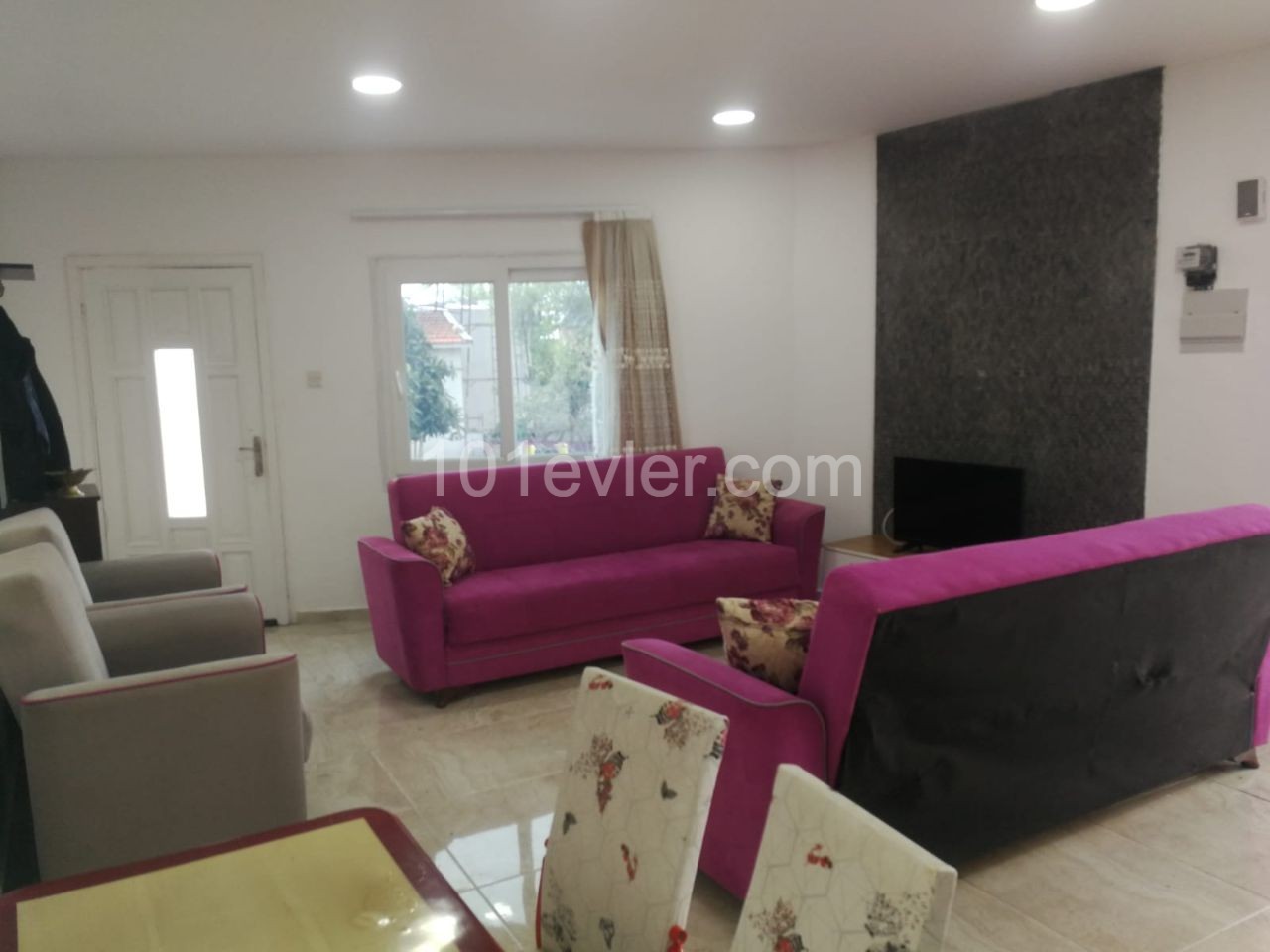 GİRNE ARAPKÖY'DE 2+1 EŞYALI SATILIK DAİRE 