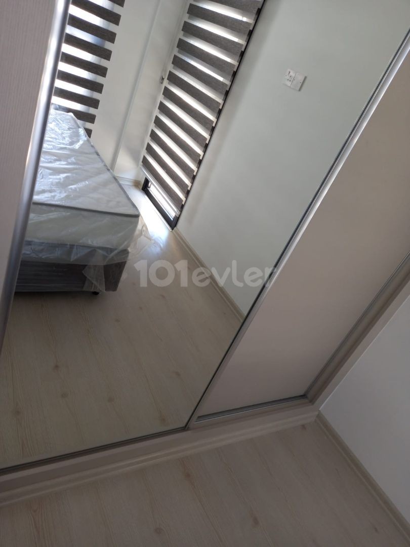 GİRNE MERKEZ'DE LÜKS 2+1 KİRALIK EŞYALI DAİRE 