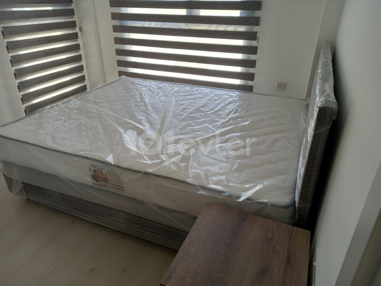 LUXUS 2 + 1 MÖBLIERTE WOHNUNG ZUR MIETE IM ZENTRUM VON KYRENIA ** 