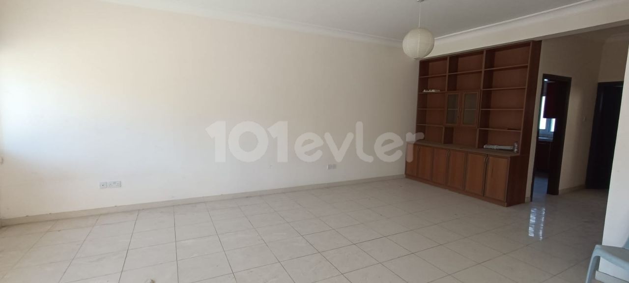 1+1 FLAT FOR RENT IN KYRENIA WITH OFFICE PERMIT