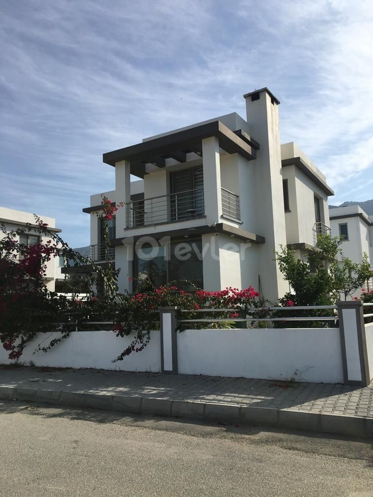 Luxus 4+1 Villa Zu Vermieten In Kyrenia Yesiltepe ** 