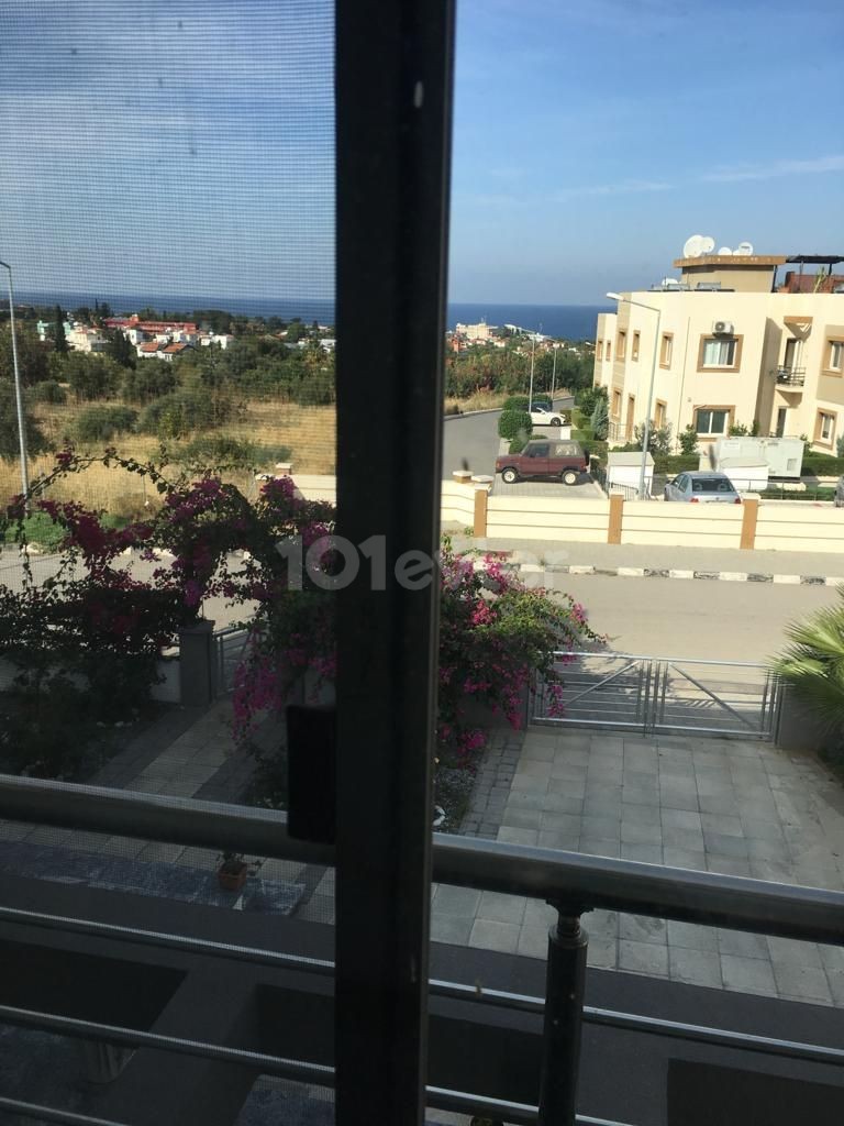 Kyrenia Yesiltepe Luxury 4+1 Villa for Rent ** 