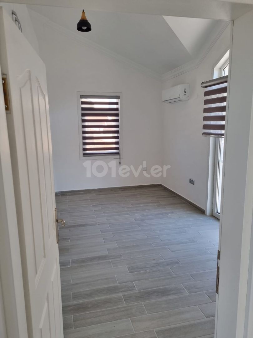 Girne Catalkoy'de Lüks  3+1 Kiralık Villa