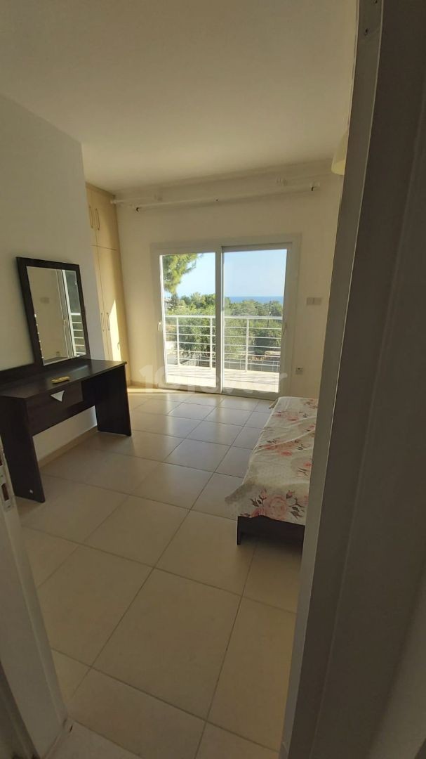 Kyrenia Alsancak 4 + 1 Villa Zur Täglichen Miete Mit Pool ** 