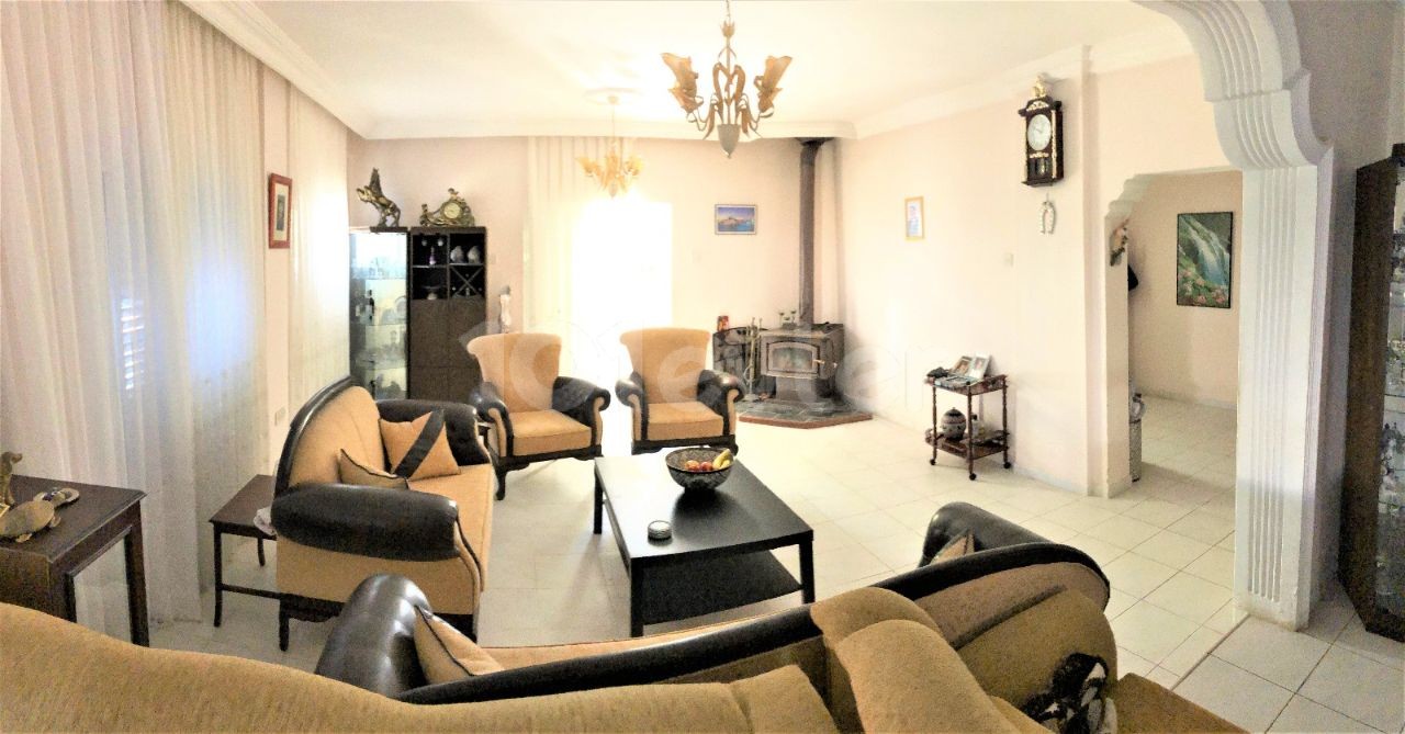 Girne Karaoğlanoğlunda Satılık 4+1 Villa