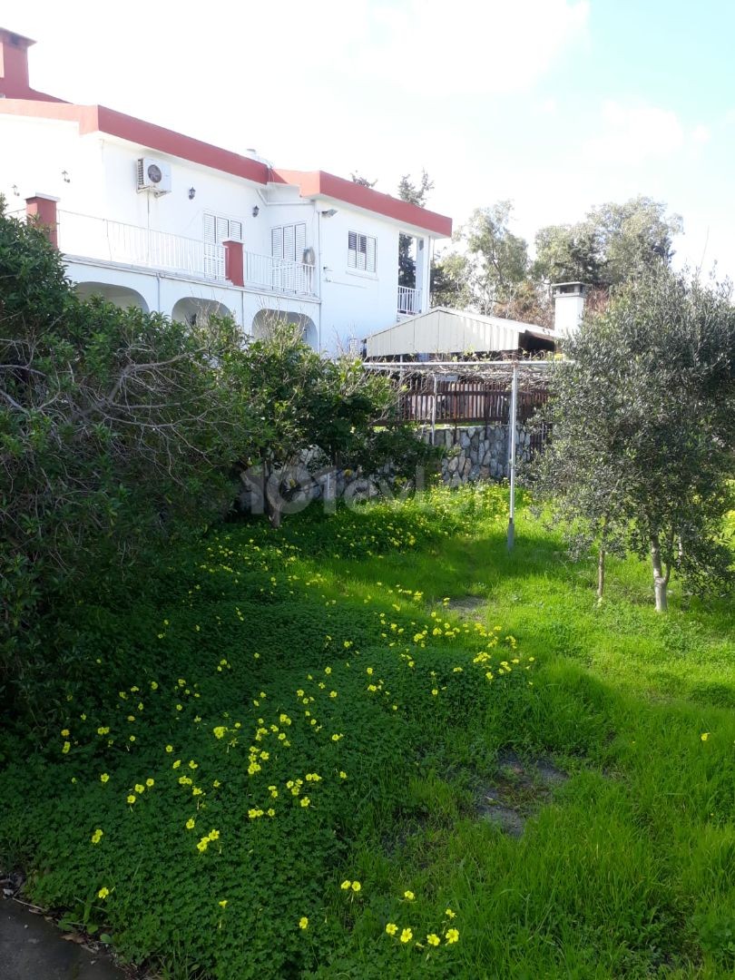 4+1 Villa Zum Verkauf In Kyrenia Karaoglanoglu ** 