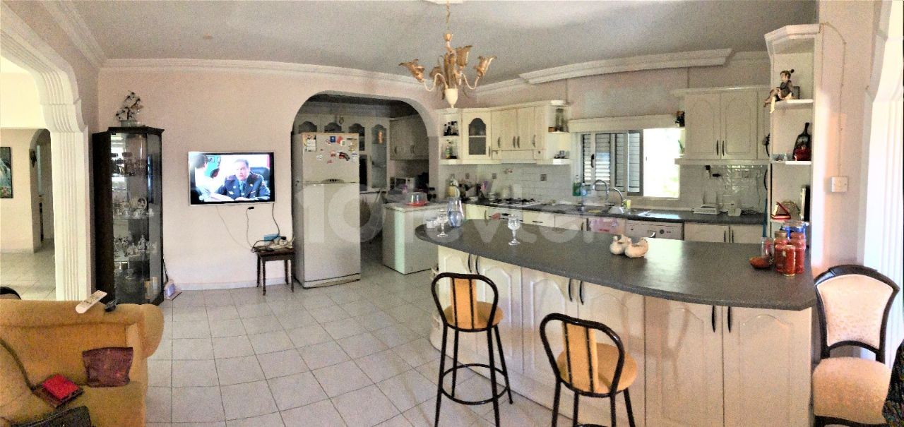 4+1 Villa Zum Verkauf In Kyrenia Karaoglanoglu ** 