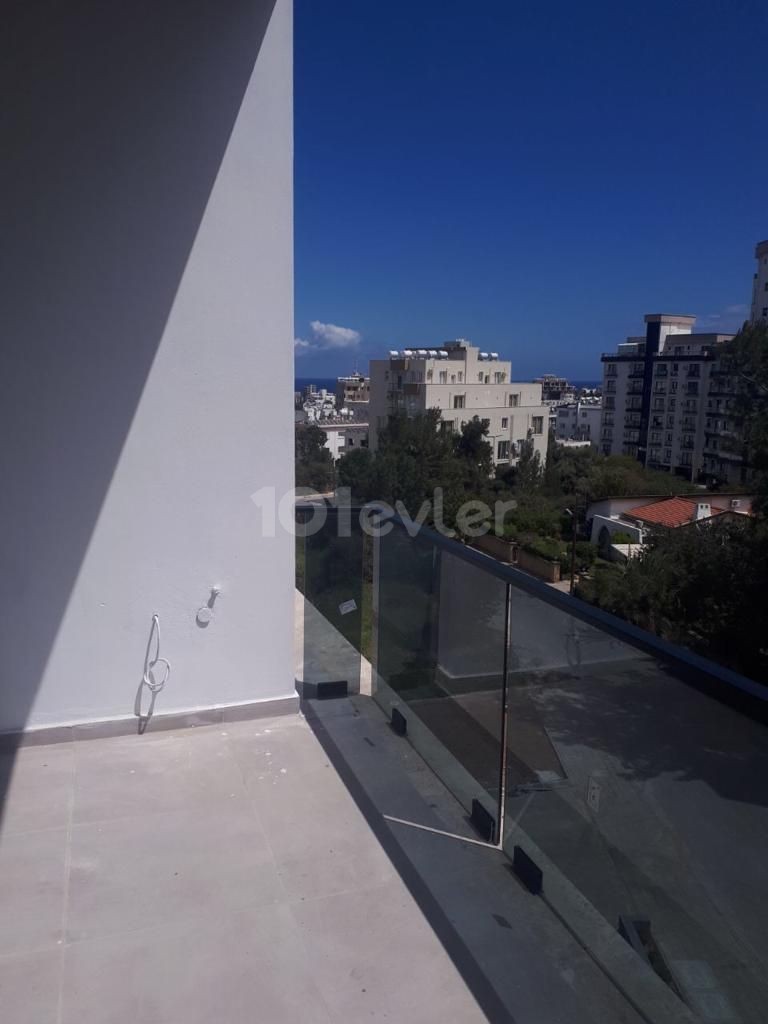 GİRNE MERKEZ DE 2+1 SATILIK DAİRE